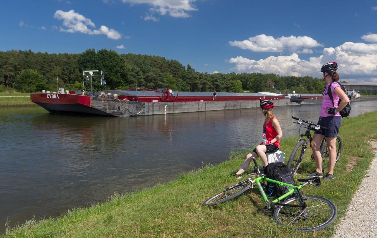Der Schwan Hotel & Restaurant Schwanstetten 外观 照片